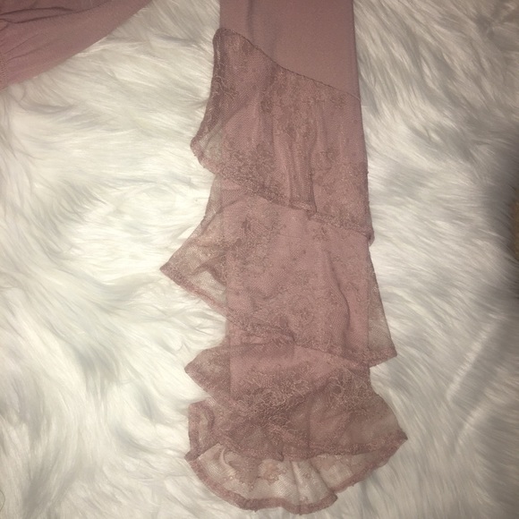 Leith XS Dusty Rose Lace Long Bell Sleeve Blouse - Picture 5 of 9